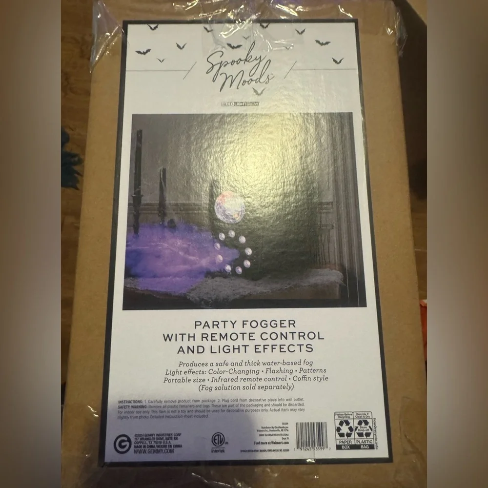 Strobing color change coffin light w/ fog effects NEW in box remote controlled